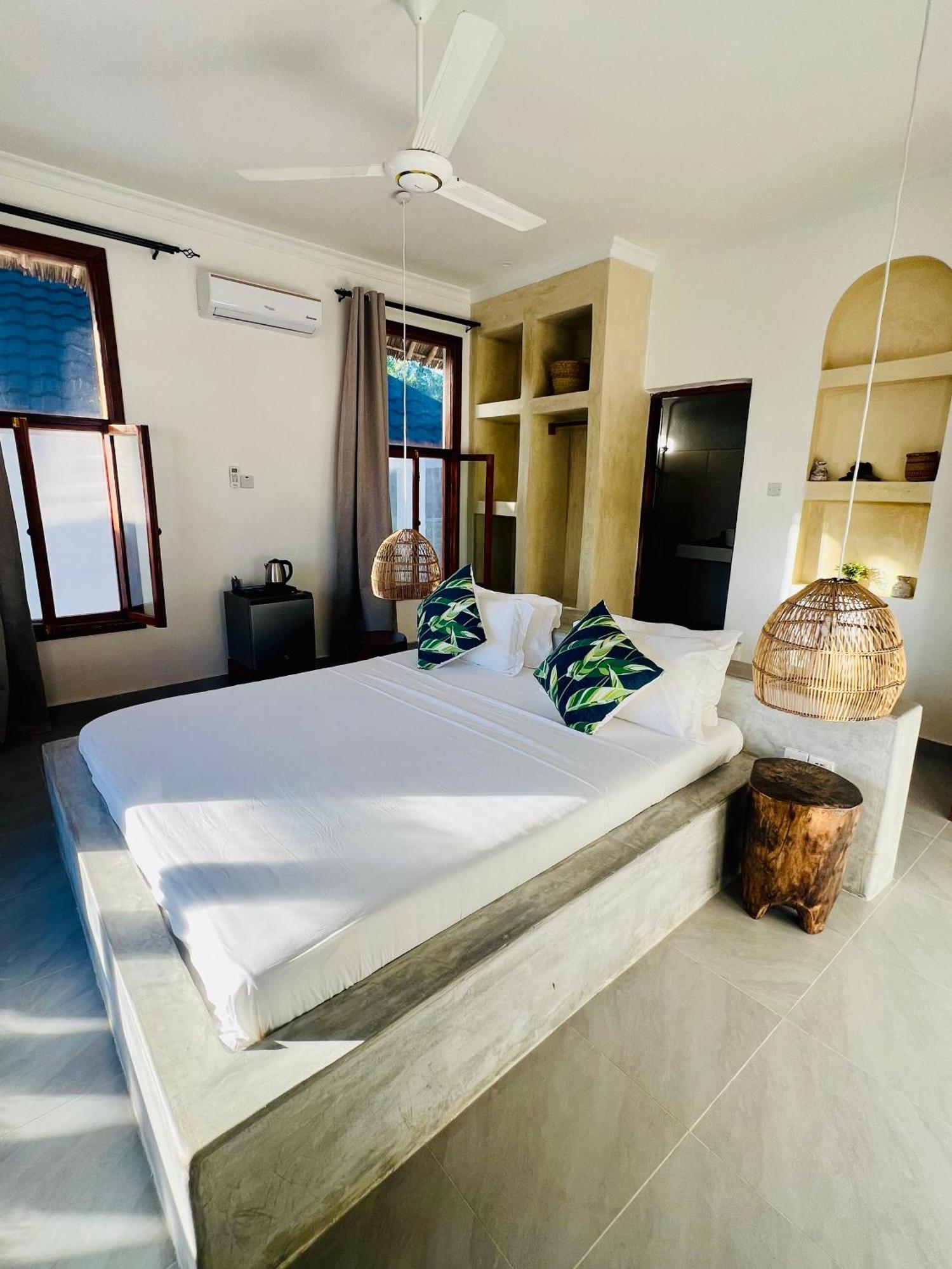 Mnana Beach Bungalows Pingwe Exteriér fotografie