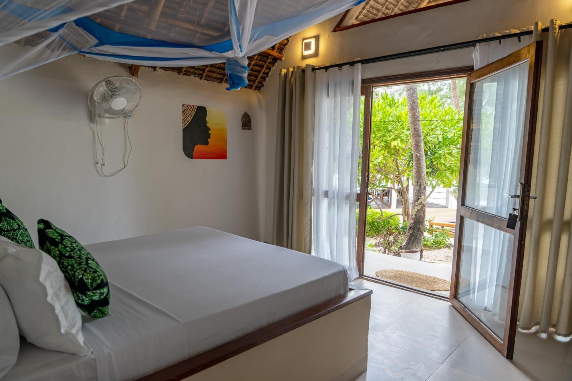 Mnana Beach Bungalows Pingwe Exteriér fotografie
